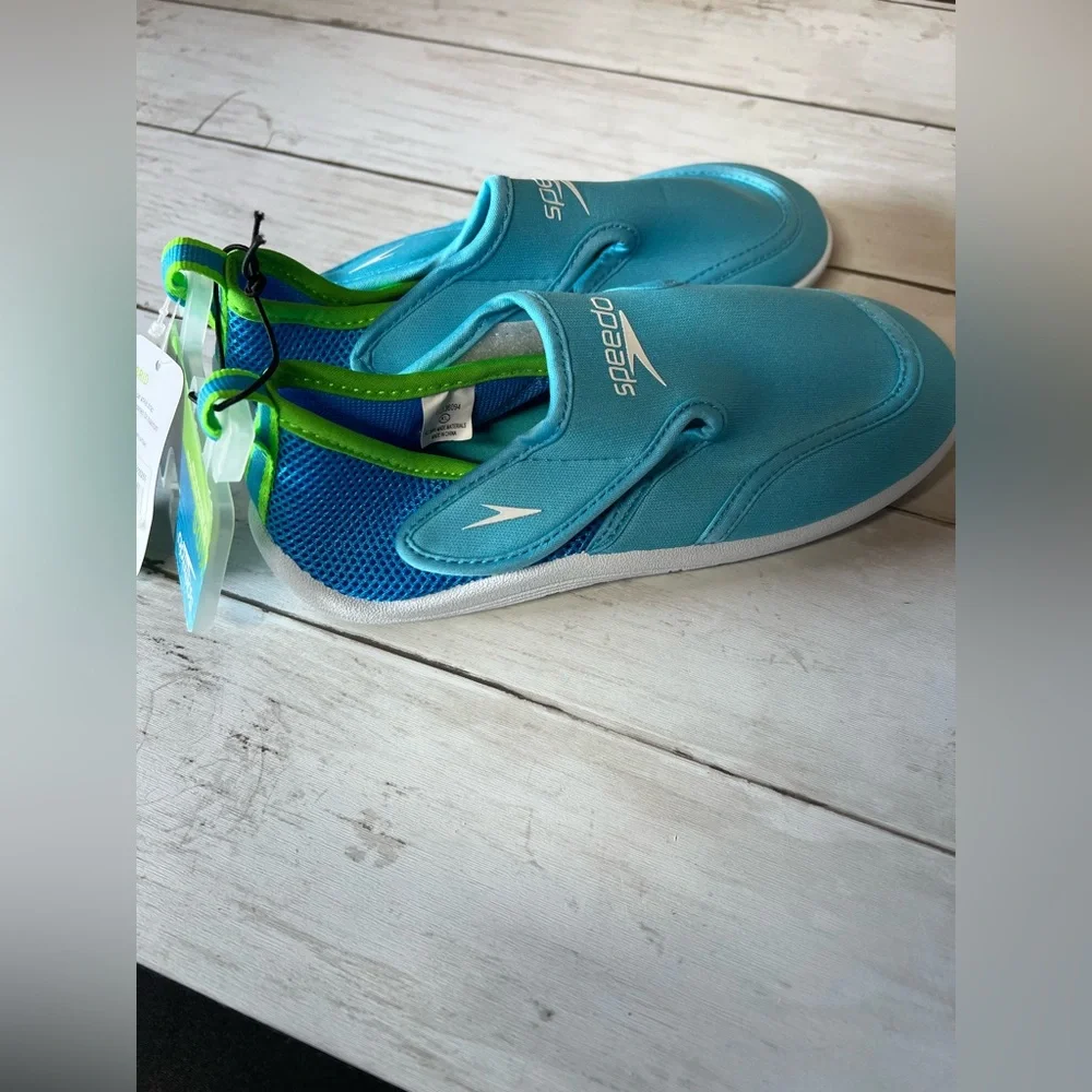 Speedo Kids Water Shoes - Aqua and Neon size 11-12 (XL)